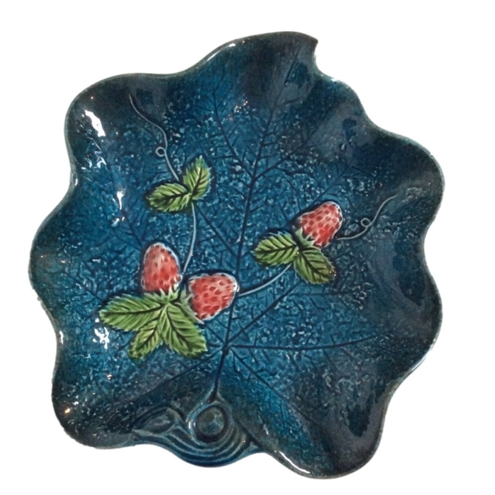 Majolica Style Pottery Strawberry Dish Made in Japan MCM